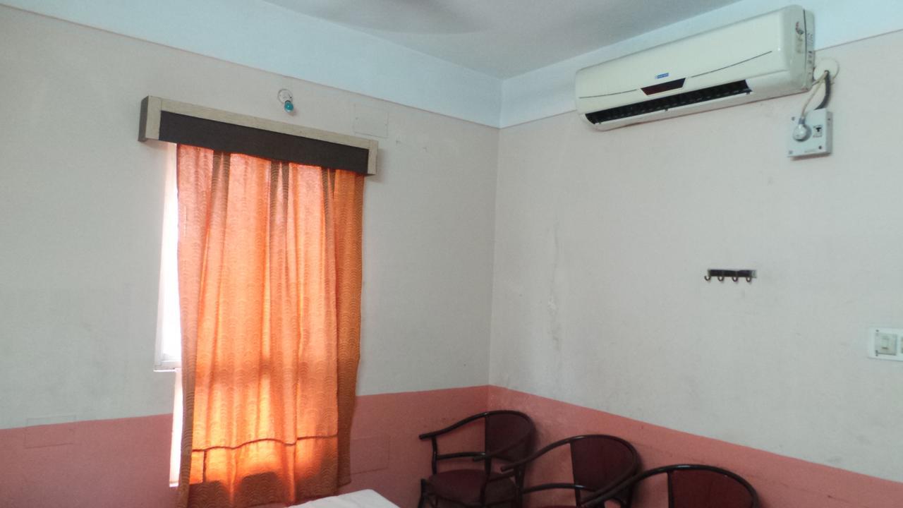 M.P.M. Guest House Puducherry Buitenkant foto