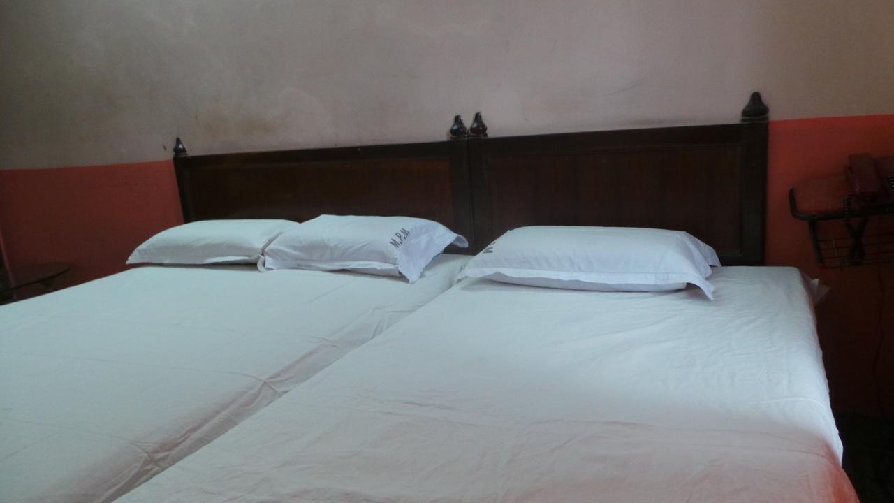M.P.M. Guest House Puducherry Buitenkant foto