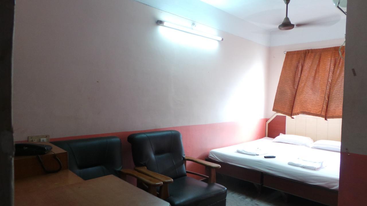 M.P.M. Guest House Puducherry Buitenkant foto